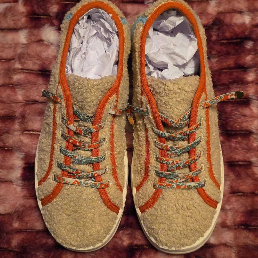 HEY DUDE Karina Sherpa In Sage Women's US8 Sneakers Shoes With Elastic Laces EUC - Picture 4 of 10